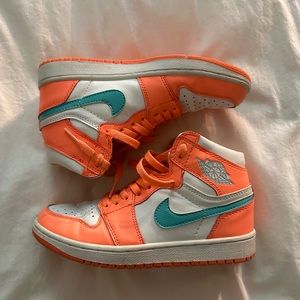 Jordan 1 Mids